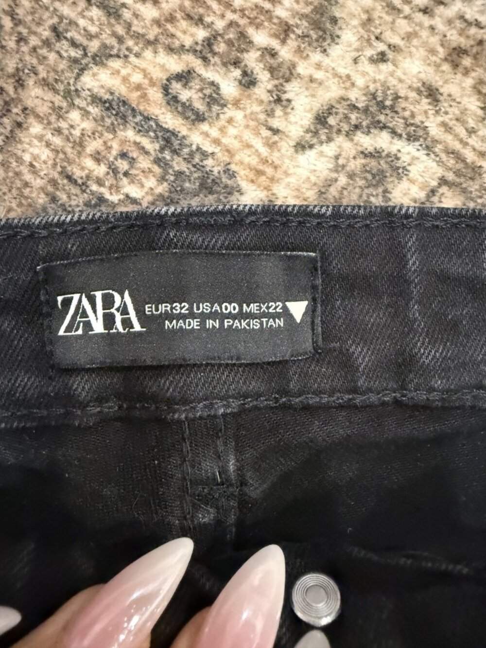Zara Washed Black High Rise Cropped Bootcut Jeans Raw Hem Size 00 - Picture 4 of 5